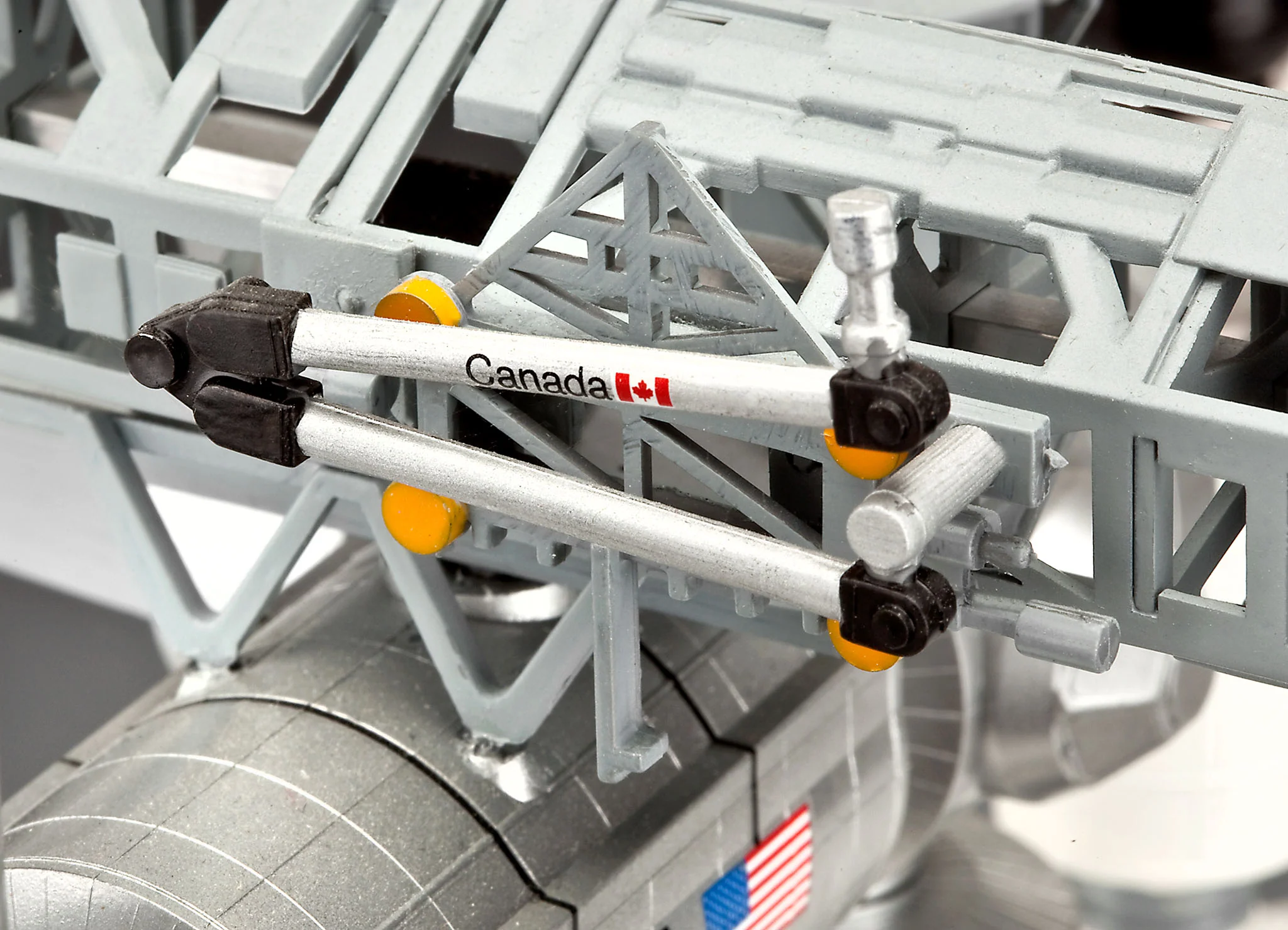 05651 ISS 25th Anniversary Platinum Edition (1:144) Model Kit - Image 7