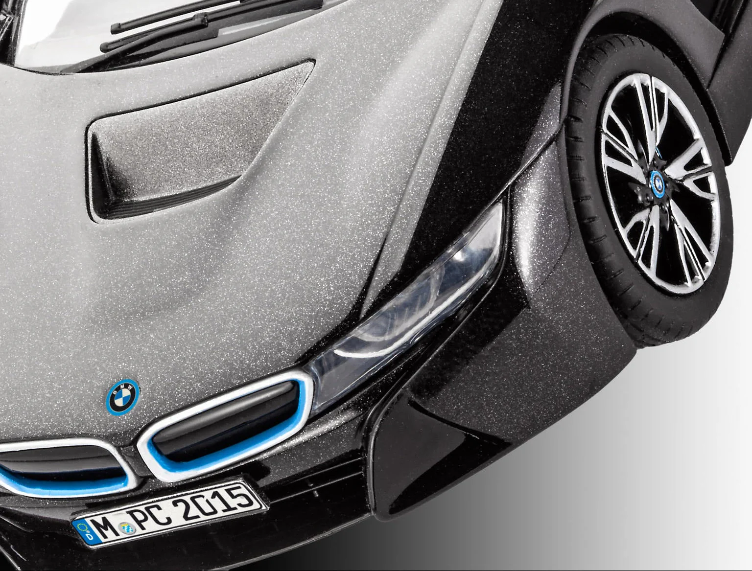 BMW i8 Model Kit - Image 3