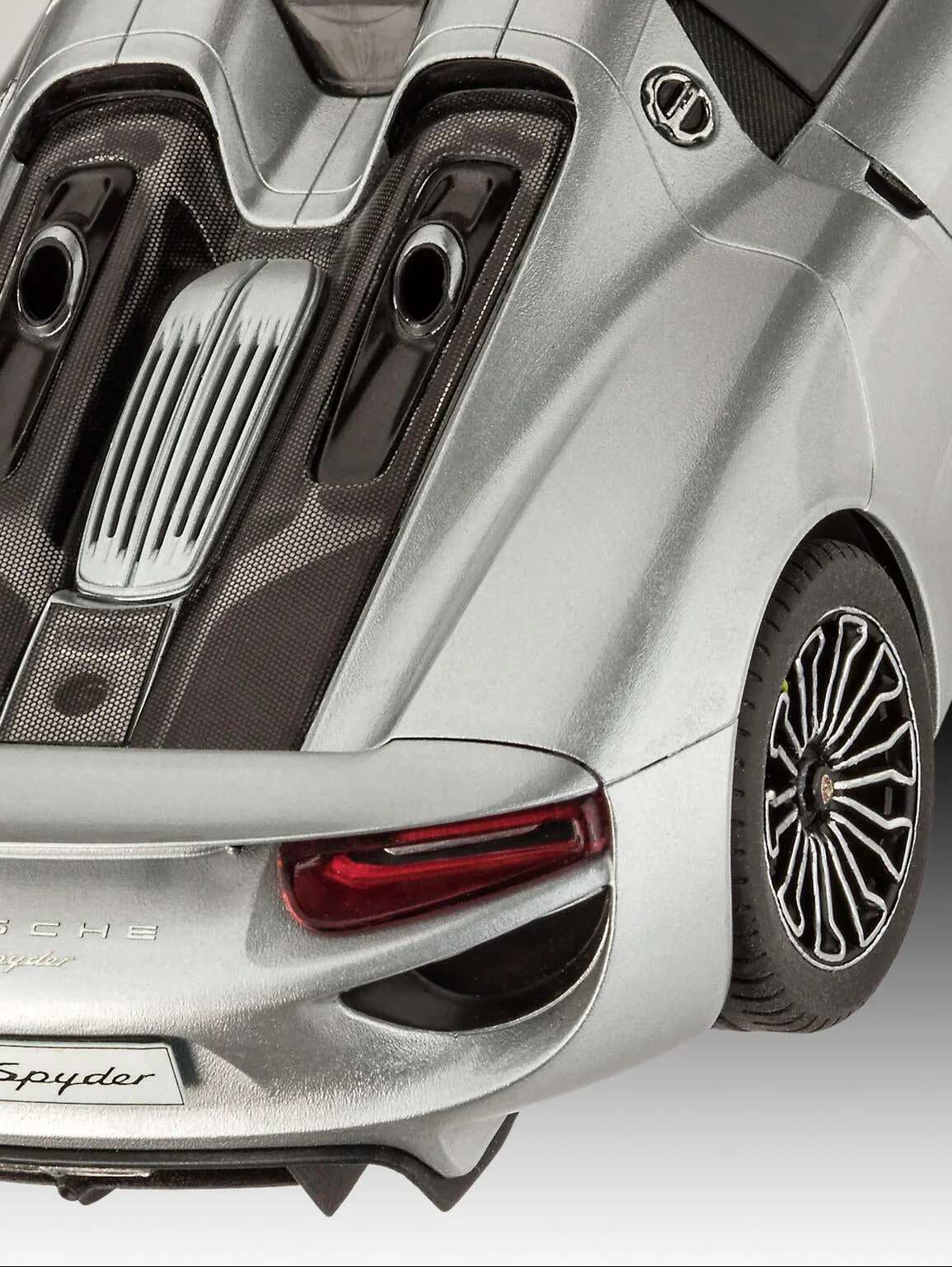Porsche 918 Spyder Model Kit - Image 3