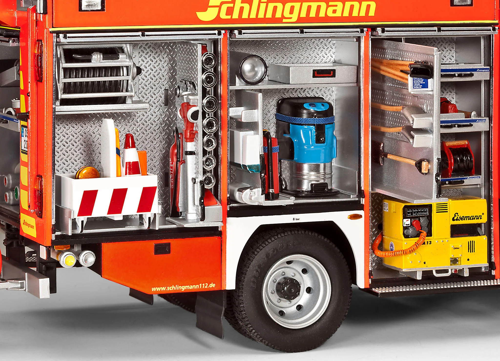 07404 Schlingmann LF 20/16 Fire Engine Model Kit - Image 7