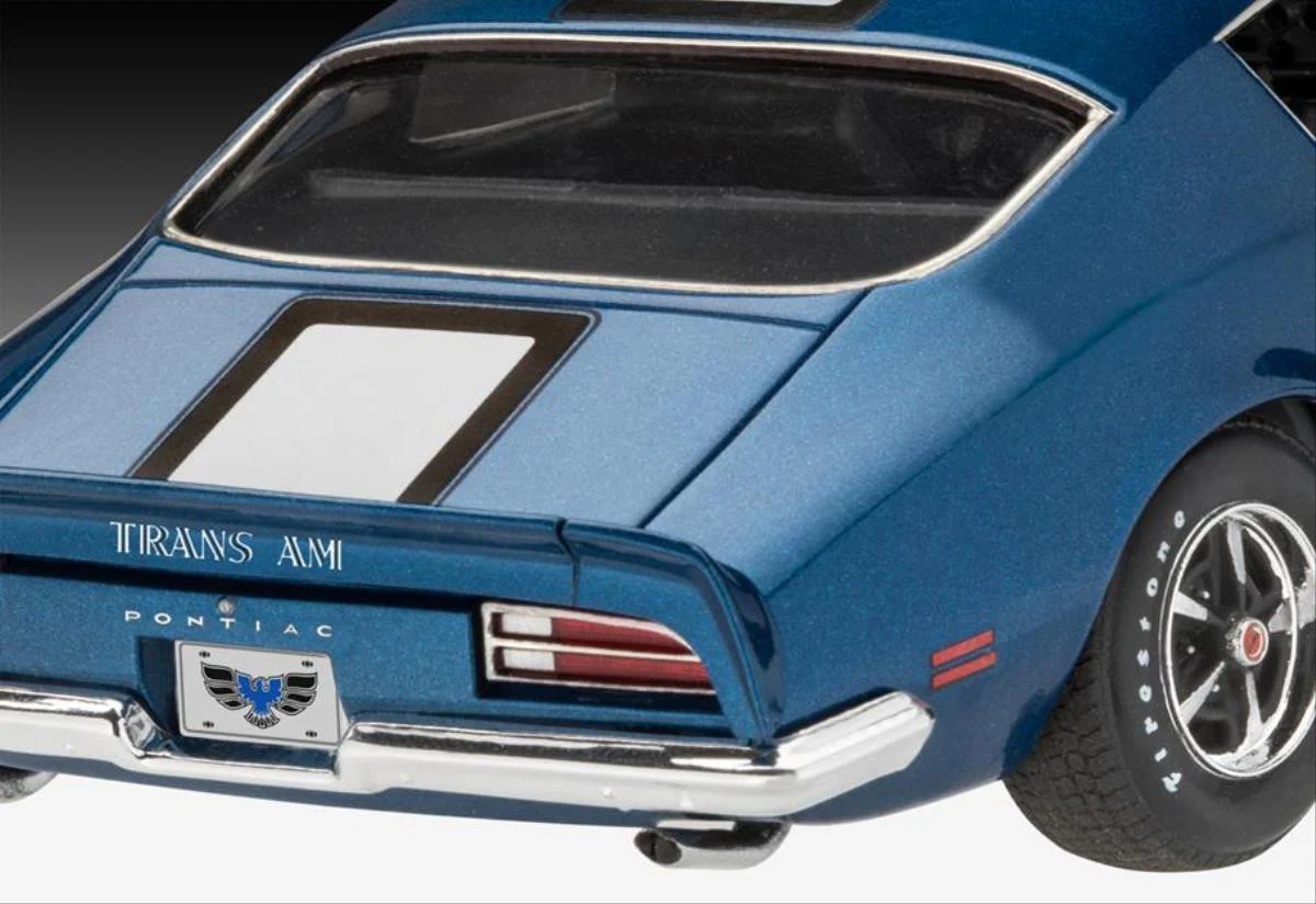 1970 Pontiac Firebird (1:24 Scale) Model Kit - Image 5