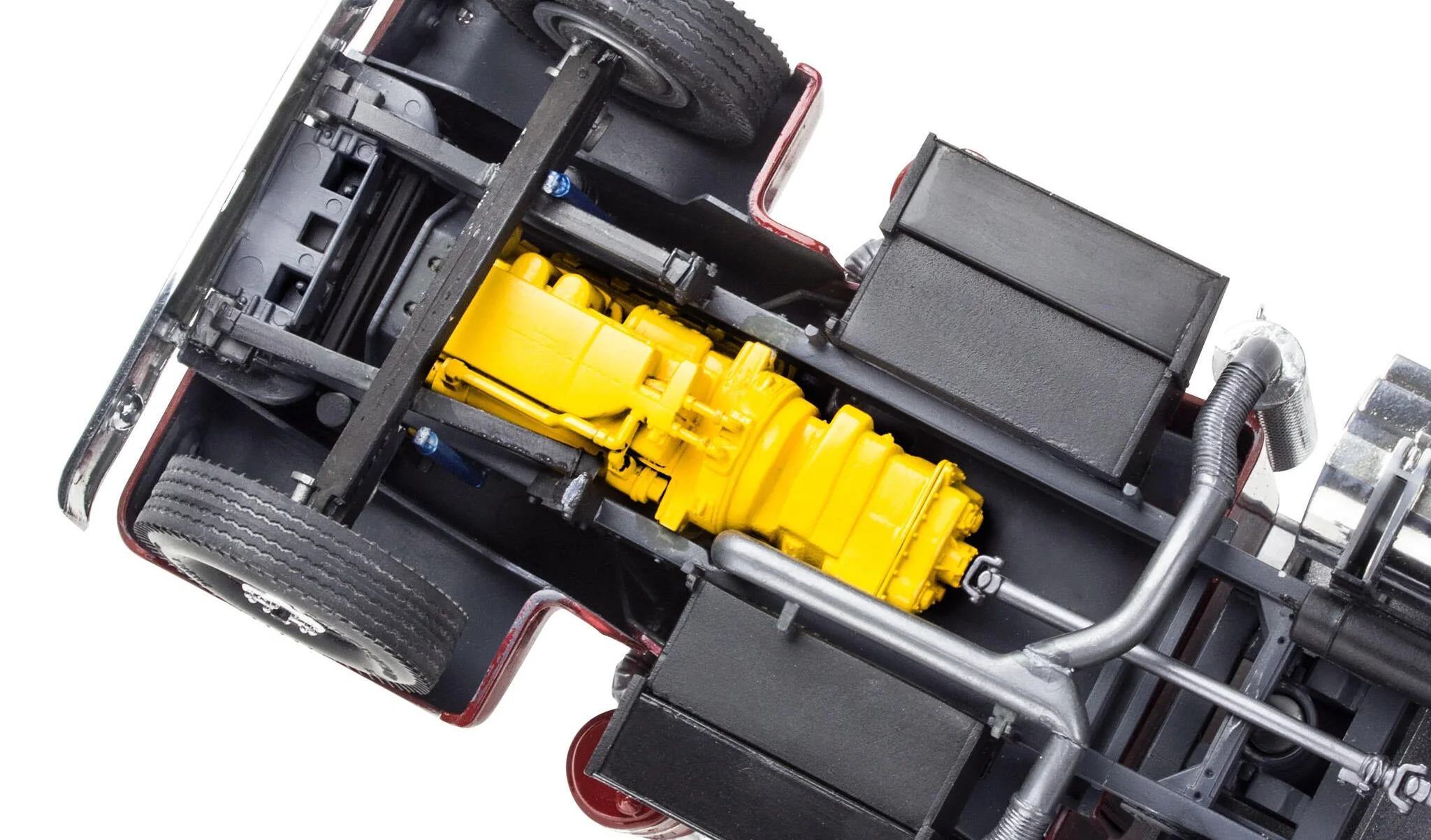 Kenworth W-900 Dump Truck Model Kit - Image 5