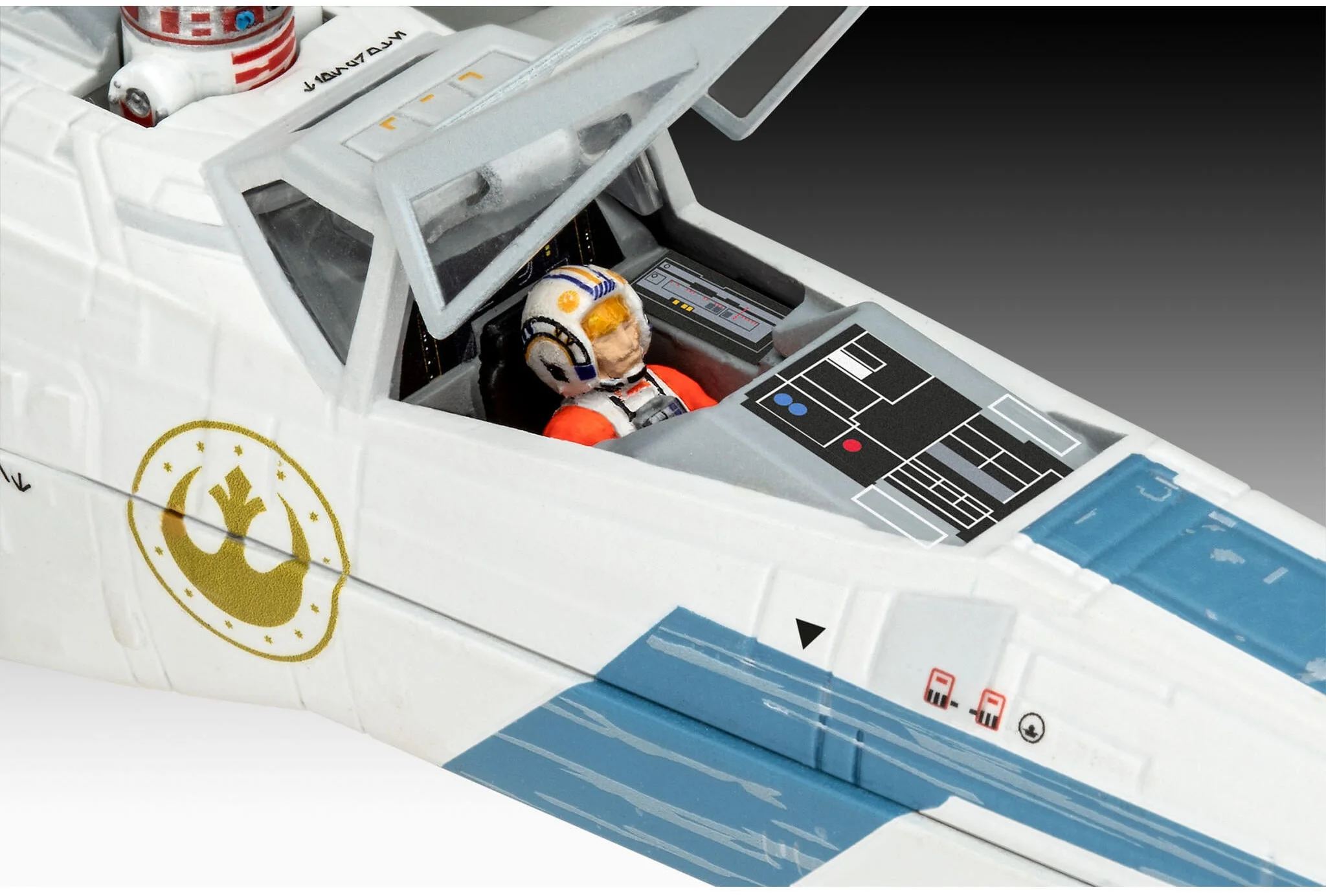 The Mandalorian: New Republic X-Wing Fighter Revell Model Kit - Image 4