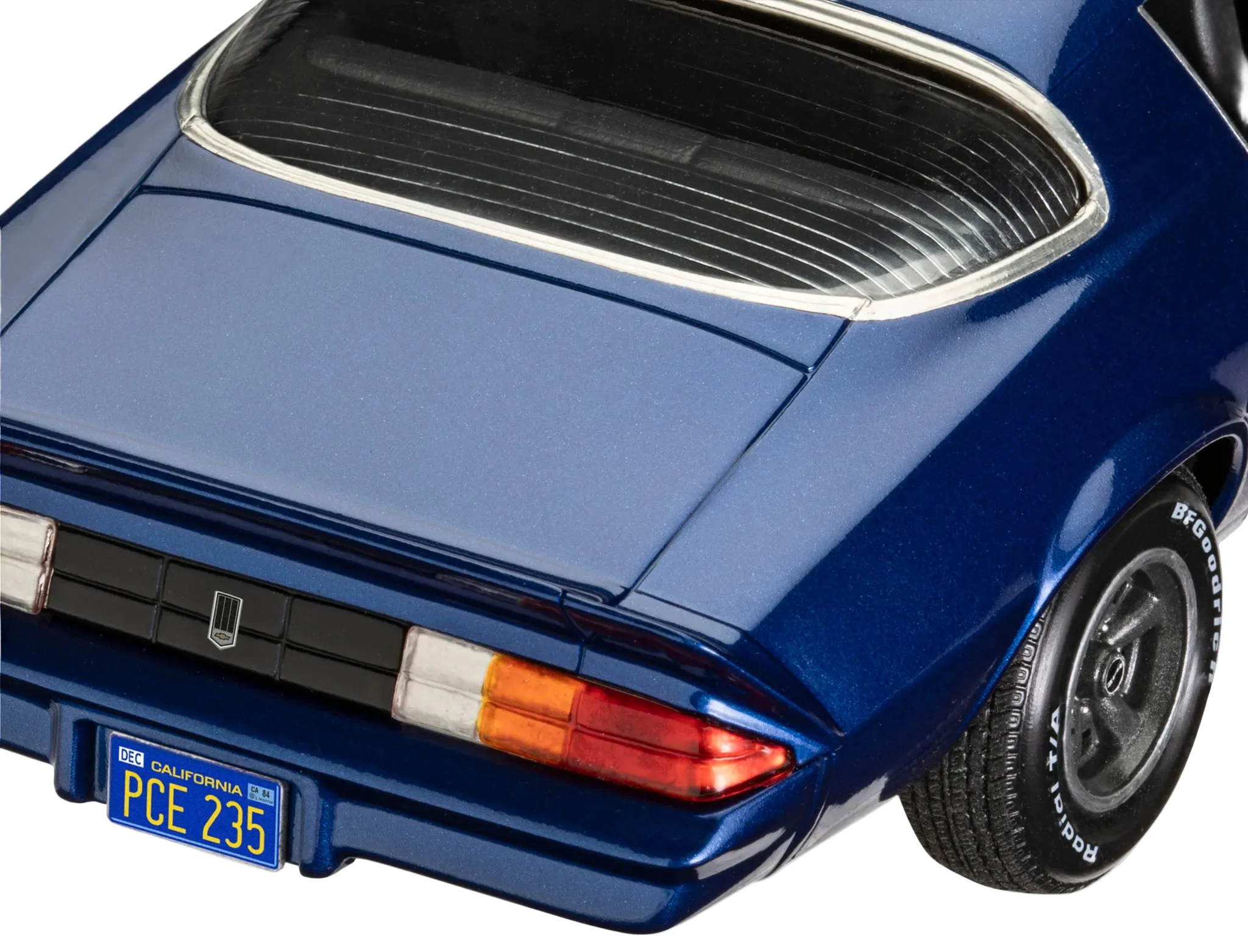 67728 Model Set Chevy Camaro Z/28: Stranger Things Model Kit - Image 4
