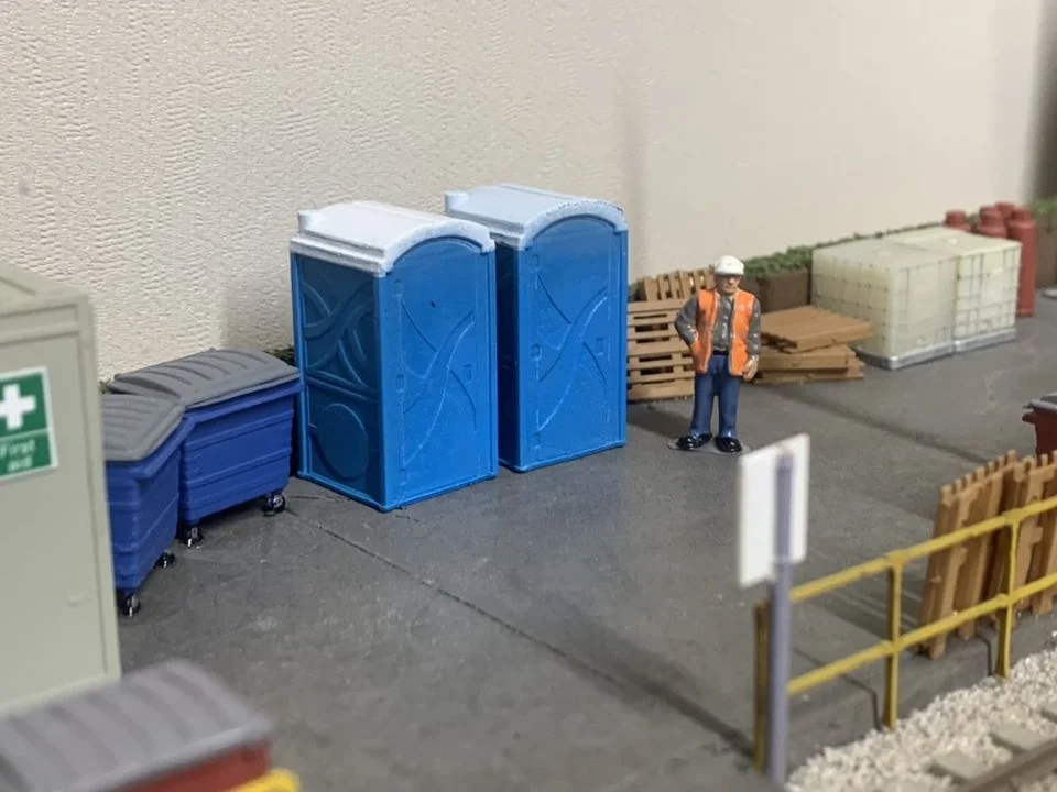 OO Gauge Portable Toilets (Pack of 2) - Unpainted - Image 3