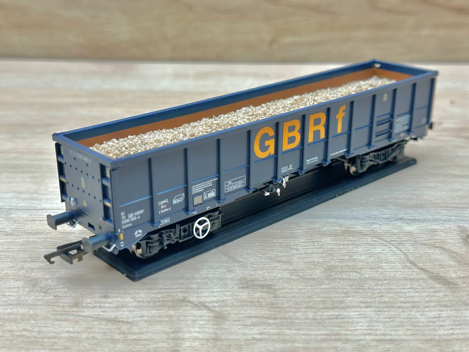 OO Gauge Locomotive Stands (17cm) (Pack of 5) - Image 2