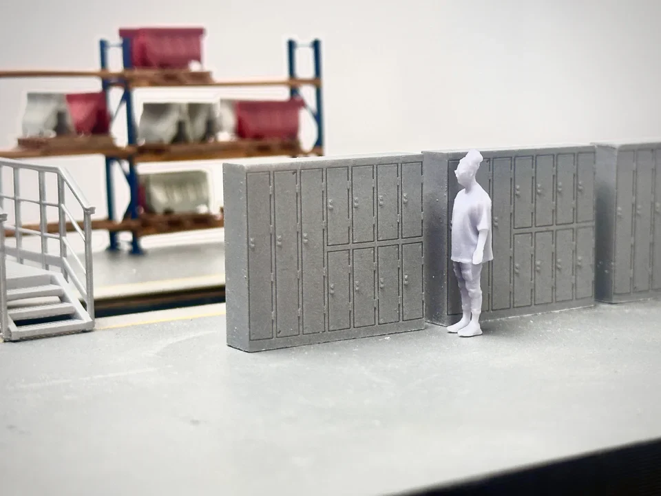 OO Gauge Lockers (Pack of 3) - Unpainted Model Kit - Image 2