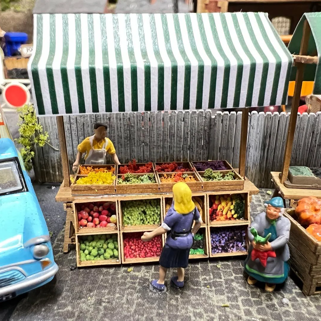 Market Stalls (Pack of 4) Model Kit - Image 2