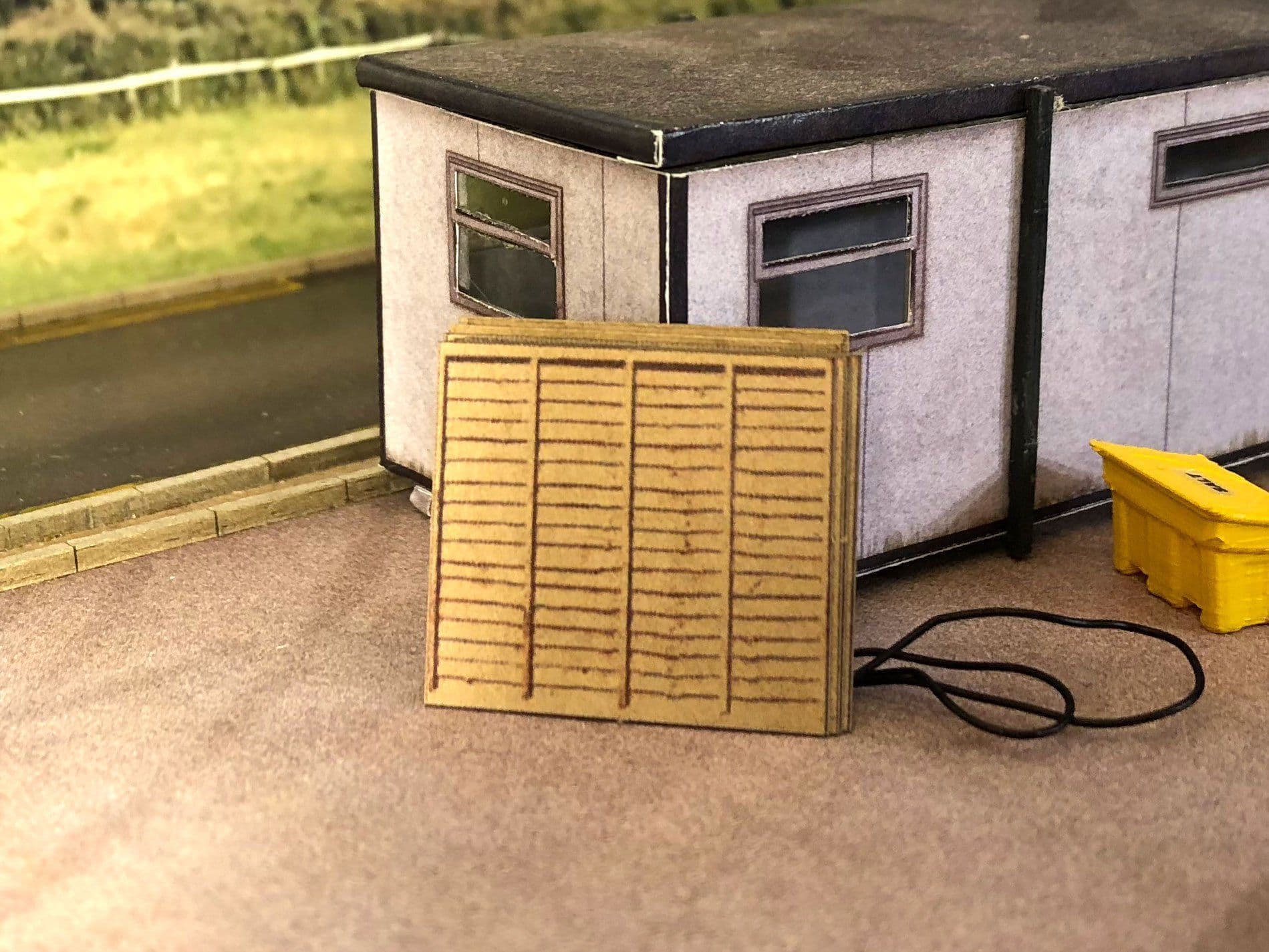 OO/HO 6ft Fence Panels Model Kit - Image 2