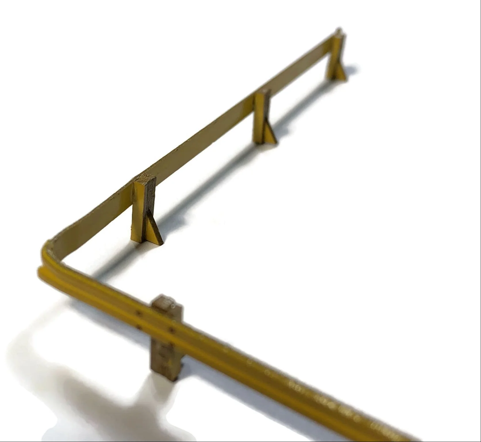 Armco Style Roadside & Depot Safety Barriers Model Kit - Image 3
