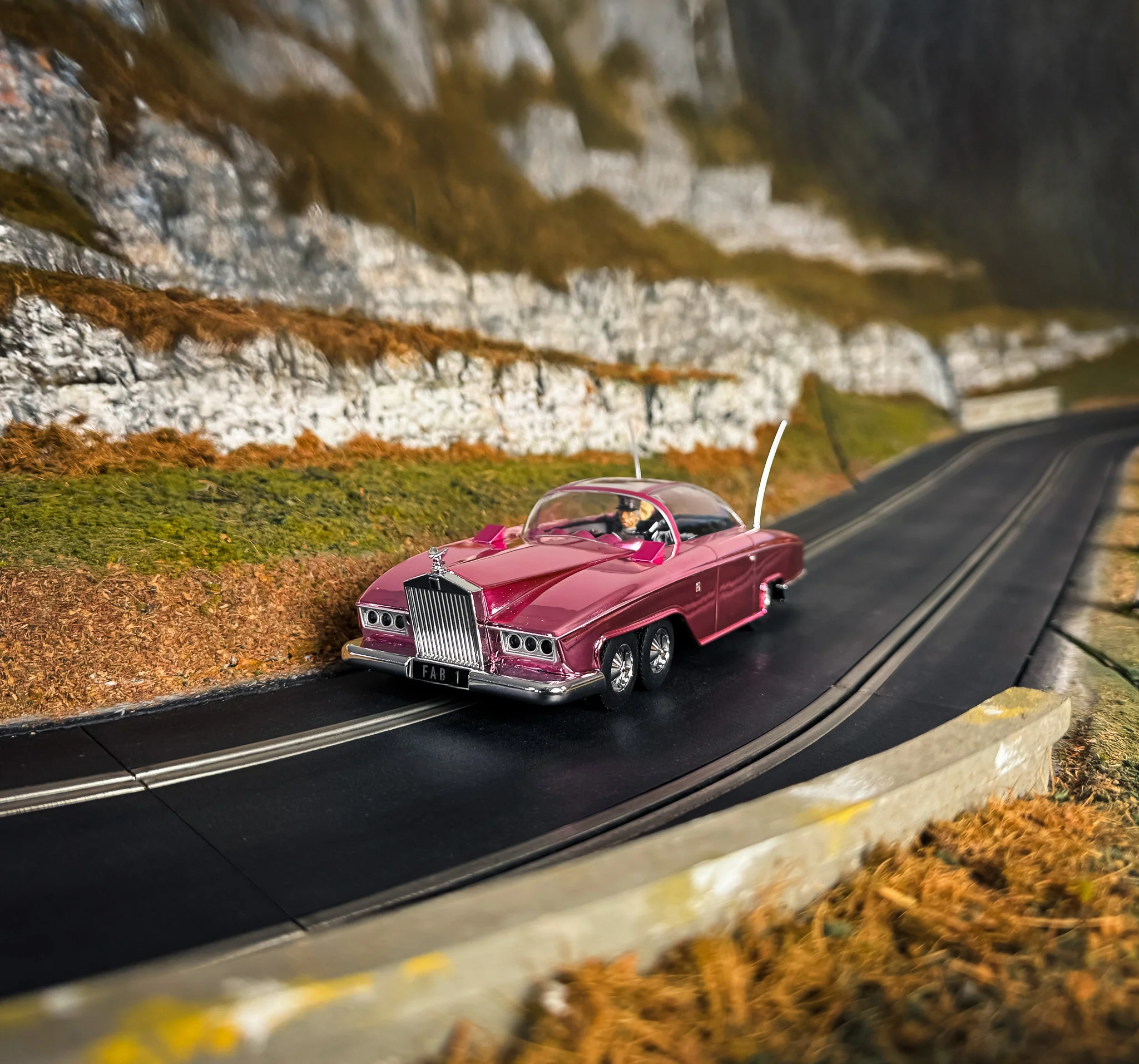 Thunderbirds FAB-1 60th Anniversary Pink Chrome Edition - Image 5
