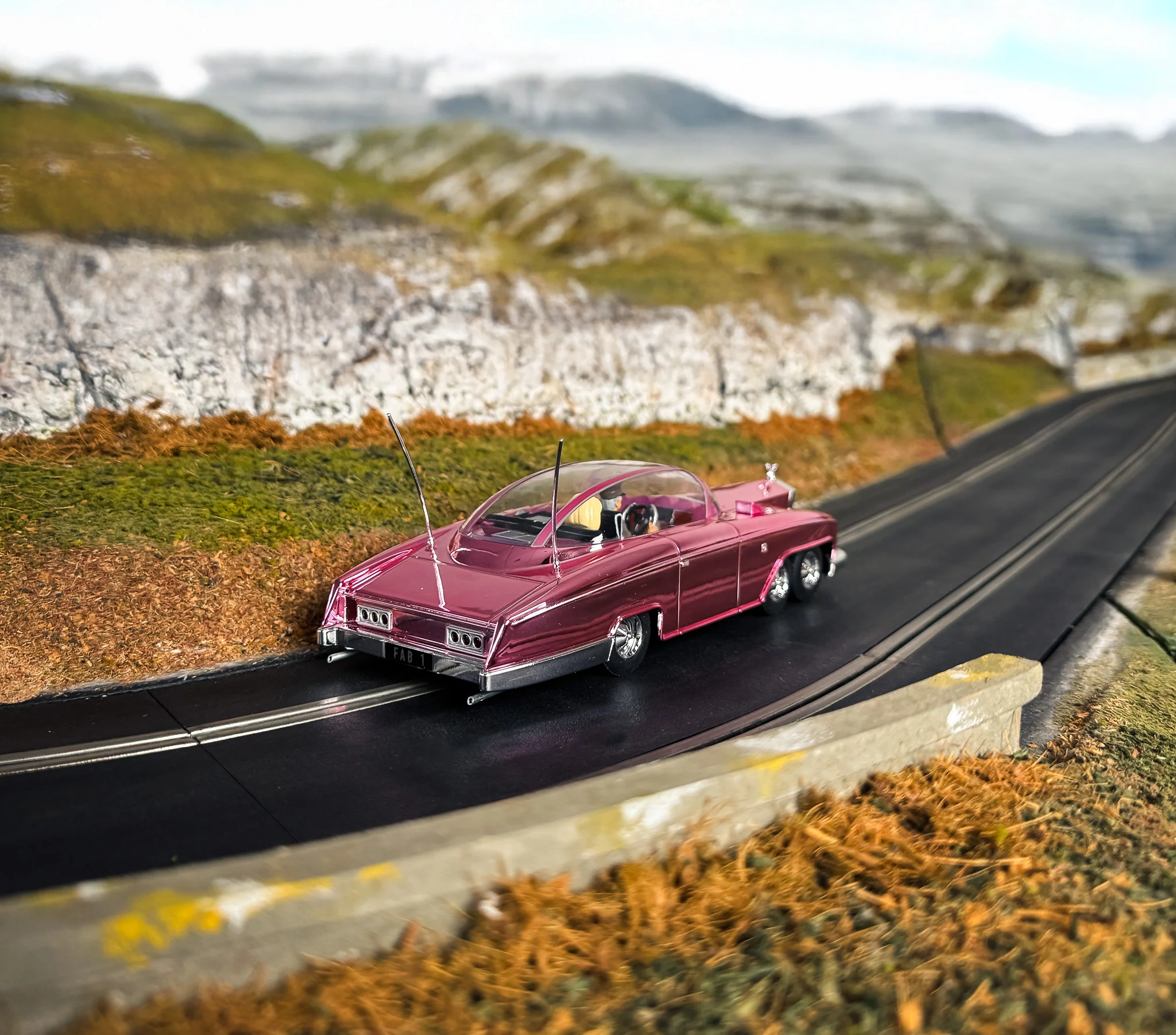 Thunderbirds FAB-1 60th Anniversary Pink Chrome Edition - Image 6