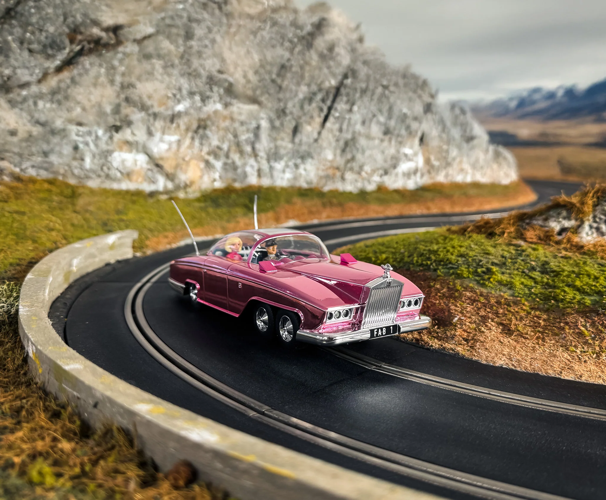 Thunderbirds FAB-1 60th Anniversary Pink Chrome Edition - Image 8