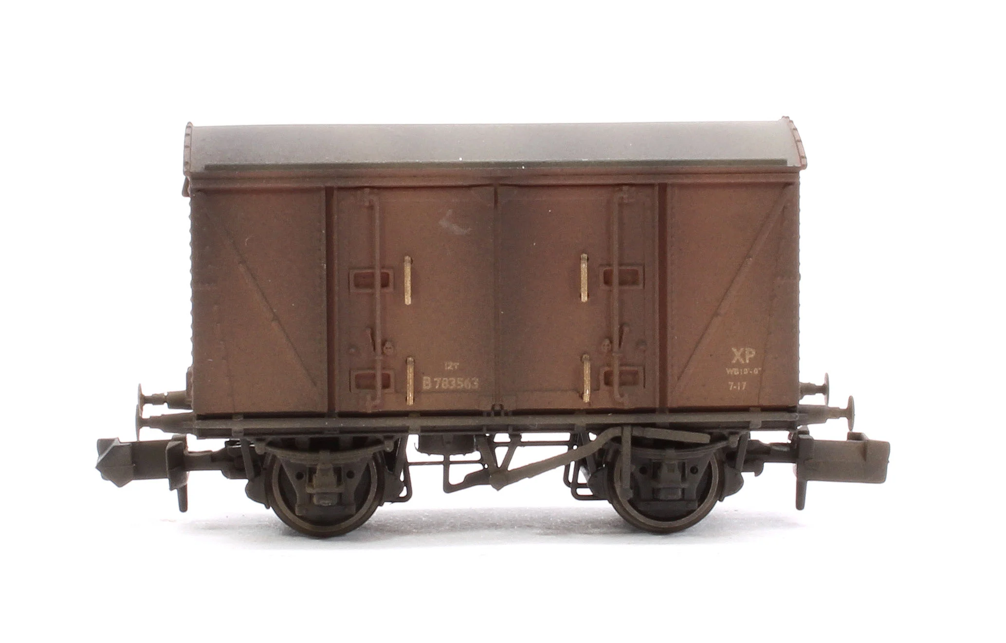 Custom Weathered Set of 3 BR 12T Vanwide Ventilated Vans, BR Bauxite (Early) - Image 4