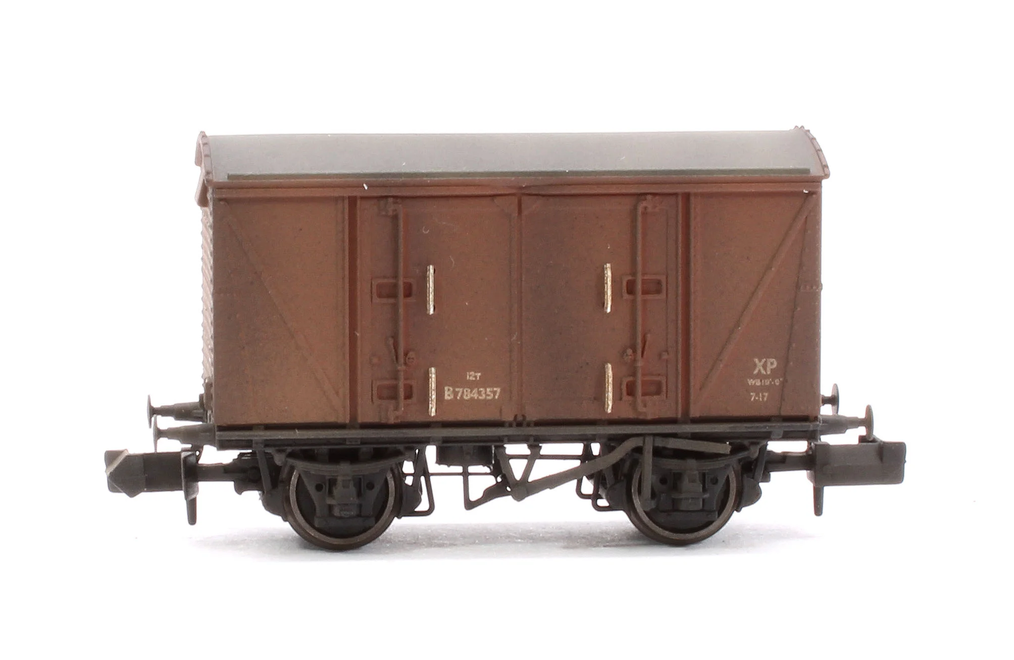 Custom Weathered Set of 3 BR 12T Vanwide Ventilated Vans, BR Bauxite (Early) - Image 8