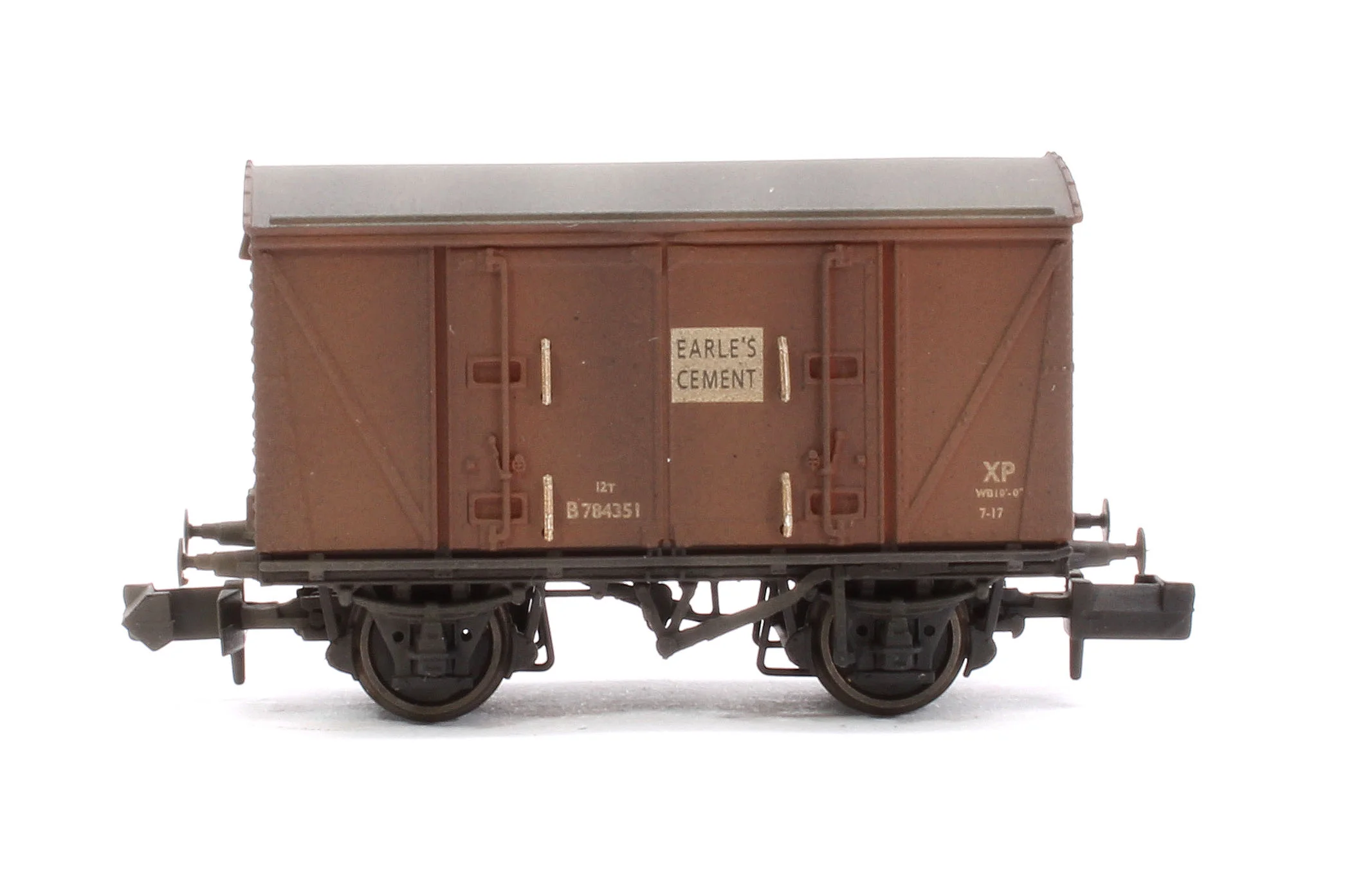 Custom Weathered Set of 3 BR 12T Vanwide Ventilated Vans, BR Bauxite (Early) Earle's Cement - Image 8