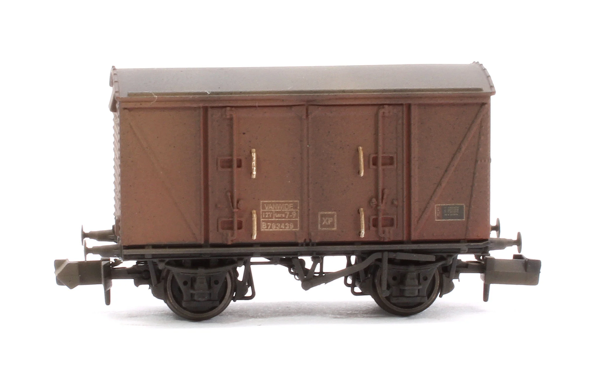 Custom Weathered Set of 3 BR 12T Vanwide Ventilated Vans, BR Bauxite (Late) - Image 4
