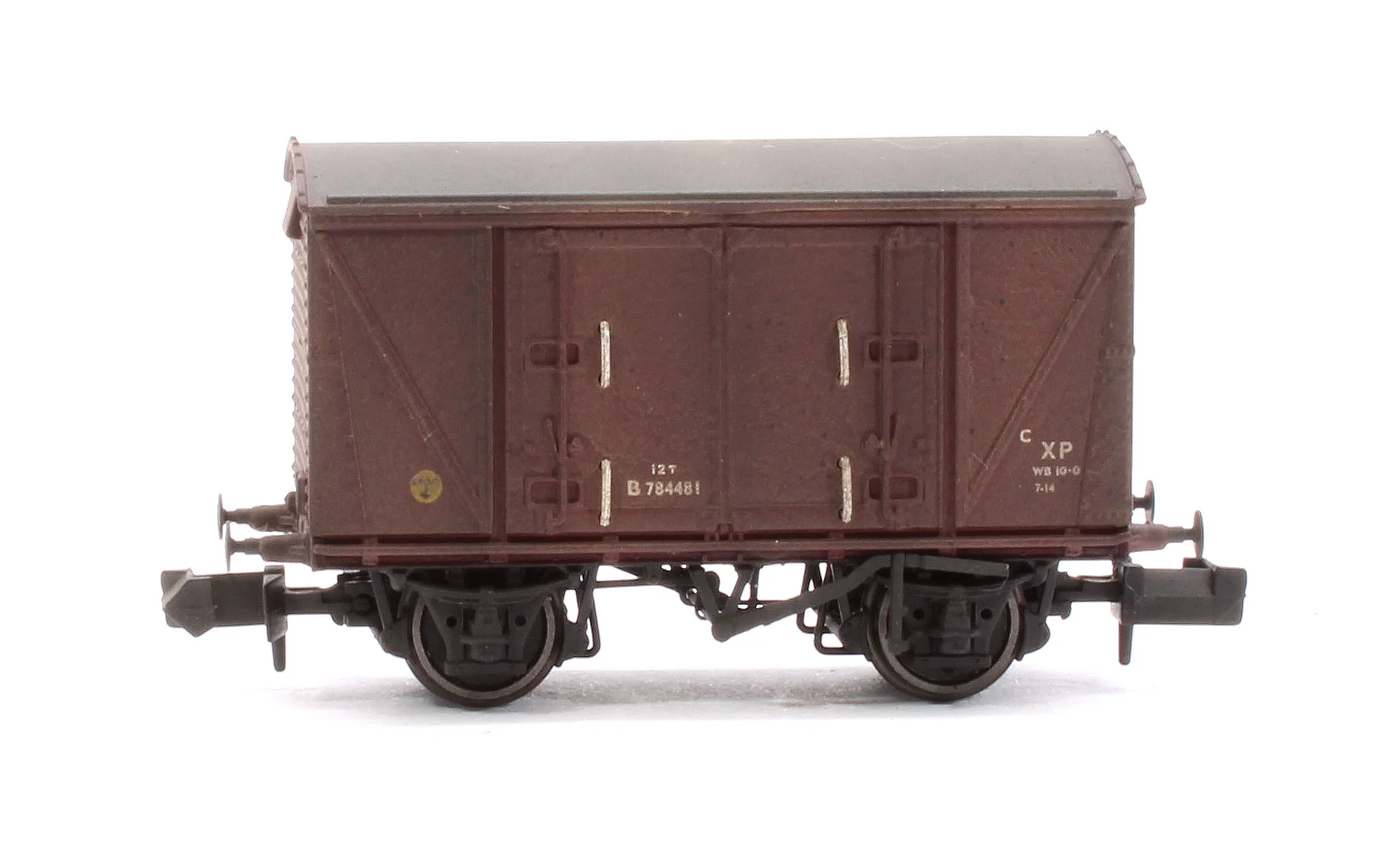 Custom Weathered Set of 3 BR 12T Vanwide Ventilated Vans, BR Freight Brown XP - Image 4