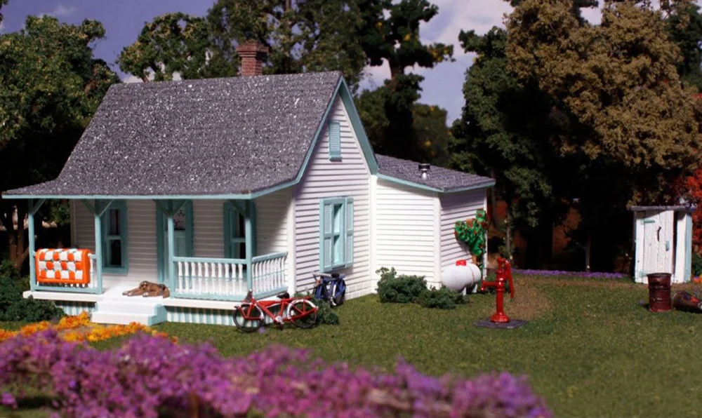 HO Country Cottage Model Kit - Image 8