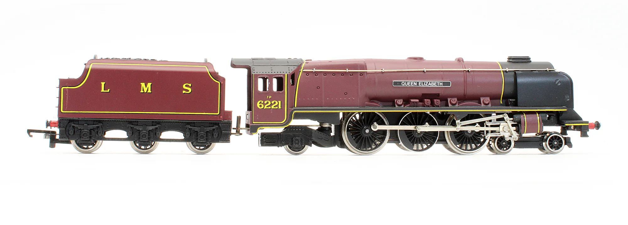 Pre-Owned LMS Maroon 4-6-2 'Queen Elizabeth' 6221 Steam Locomotive - Image 3